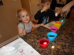 20140419-eggcoloring-11