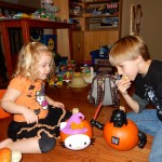 20141029-halloweenprep3-14