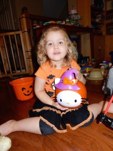20141029-halloweenprep3-16