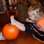 20141029-halloweenprep3-29