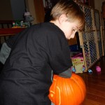 20141029-halloweenprep3-42