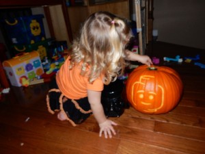 20141029-halloweenprep3-44